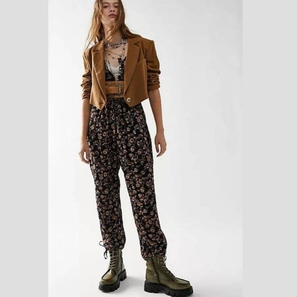 Free People Samara Sleeveless Plunging Neckline Floral Print Tapered Jumpsuit - Picture 4 of 12